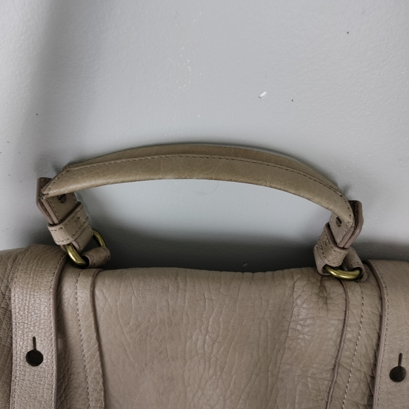 🎉HP🎉 Olivia Harris by Joy Gryson Taupe/Grey Leather Messenger Aged w/ Brass HW - Picture 10 of 16